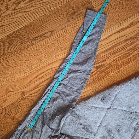 Athleta Grey Long Sleeve Shirt, Women's Small, Great Condition - Picture 8 of 9